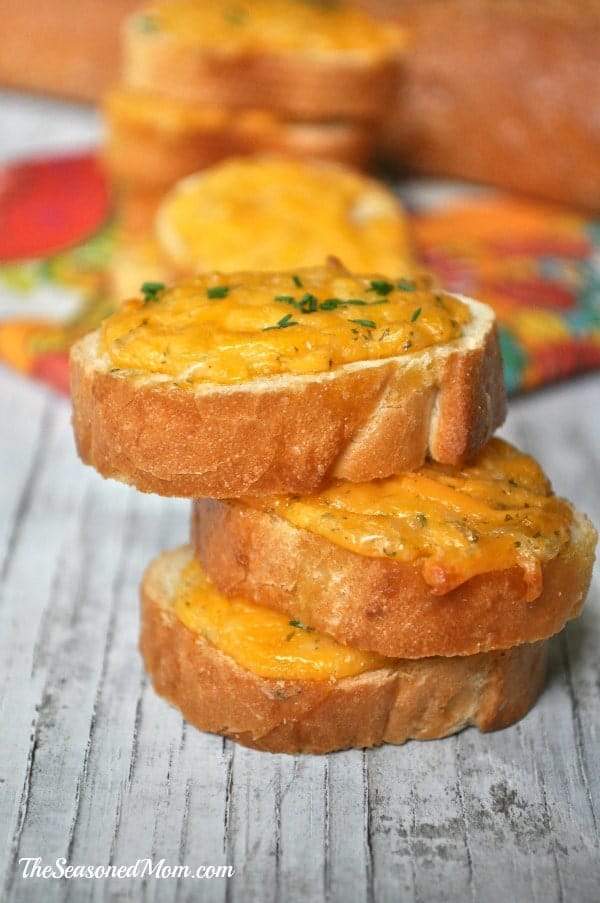 Easy Ranch Cheesy Bread The Seasoned Mom