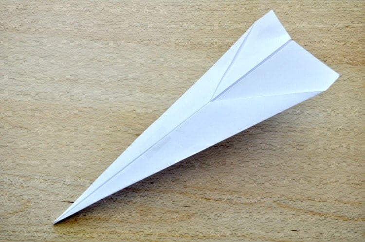 World's Best Paper Airplane - Simple and Sturdy : 10 Steps
