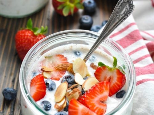 Overnight Oats With Strawberries and Toasted Almonds Recipe