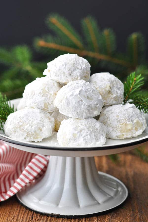 Russian Tea Cakes {Snowball Cookies} - The Seasoned Mom