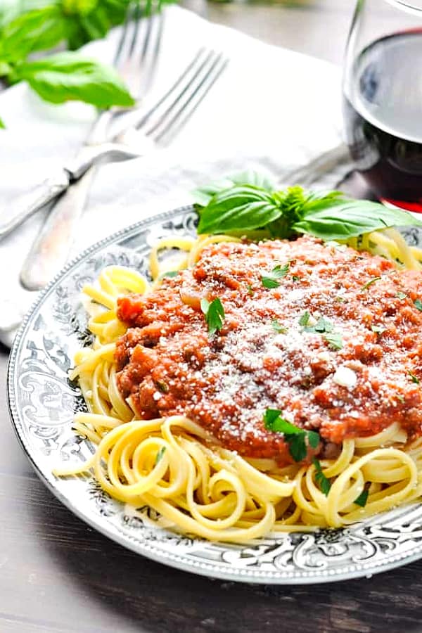 Quick And Easy Spaghetti Bolognese Sauce The Seasoned Mom