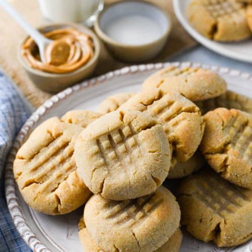 Homemade Peanut Butter Cookies - The Seasoned Mom