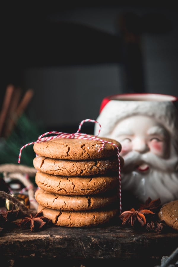 https://www.theseasonedmom.com/wp-content/uploads/2021/11/Old-Fashioned-Williamsburg-Gingerbread-Cookies-10.jpg