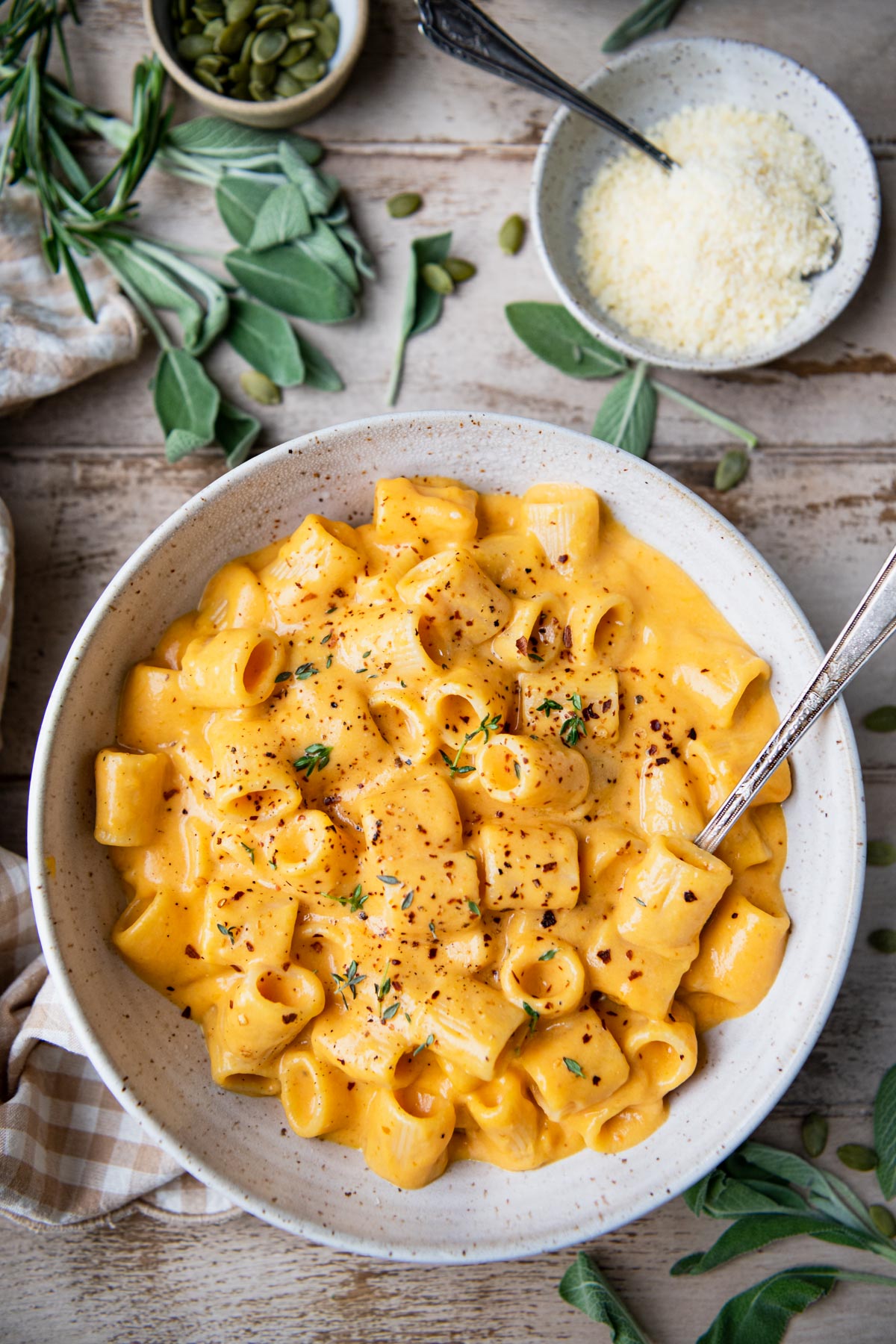 Pumpkin Mac and Cheese - The Seasoned Mom