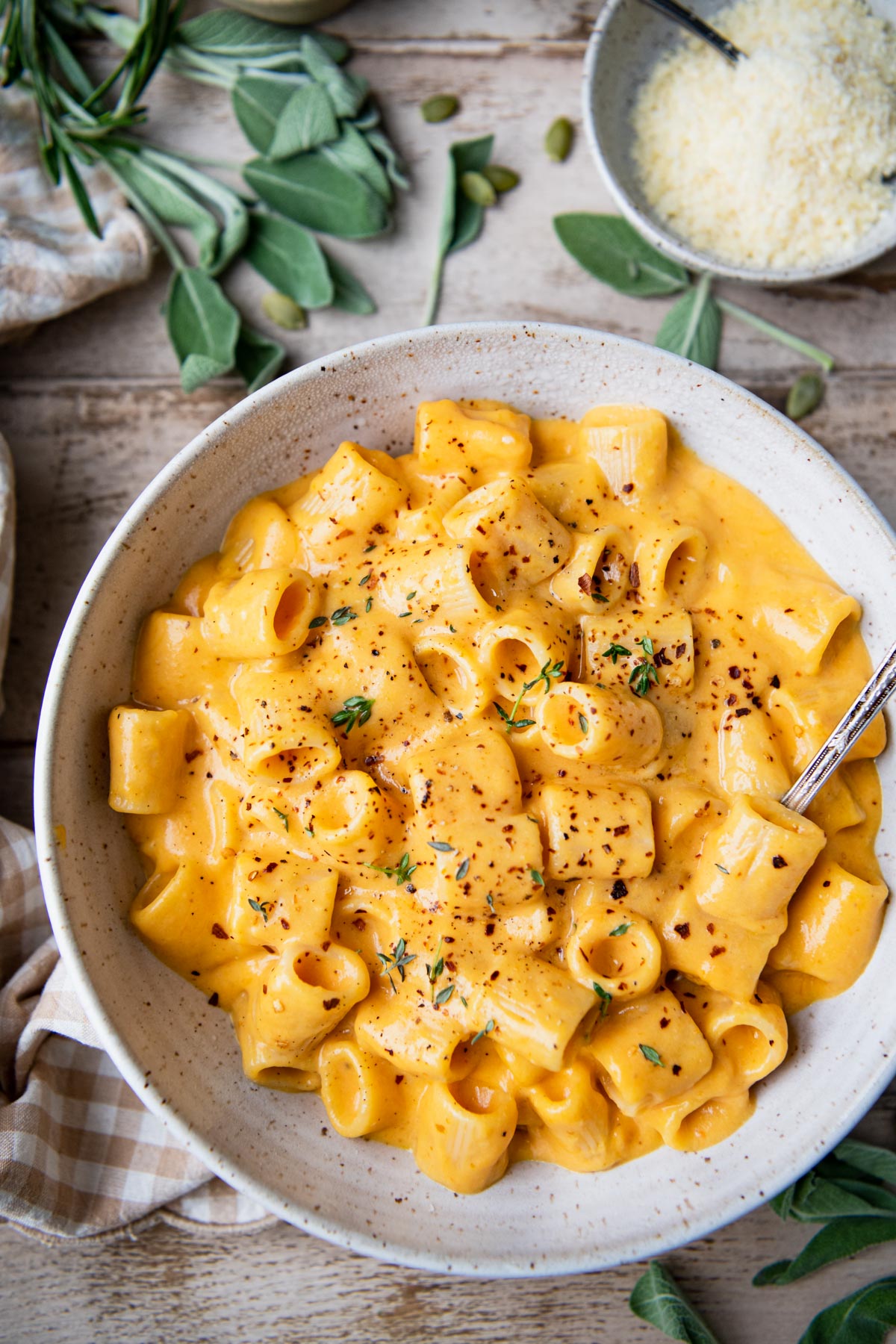 Pumpkin Mac and Cheese - The Seasoned Mom