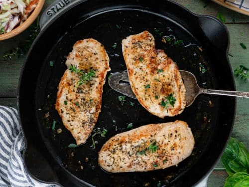 The Best Cast Iron Skillet Chicken Breast Recipe - Simplicity and a Starter