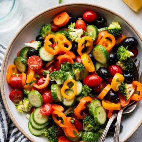 Marinated Vegetable Salad - The Seasoned Mom