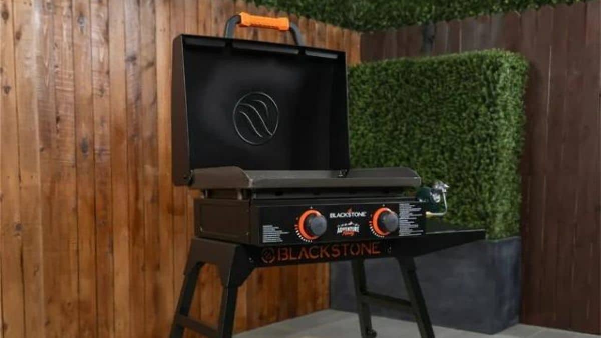 Blackstone flat top grill 
