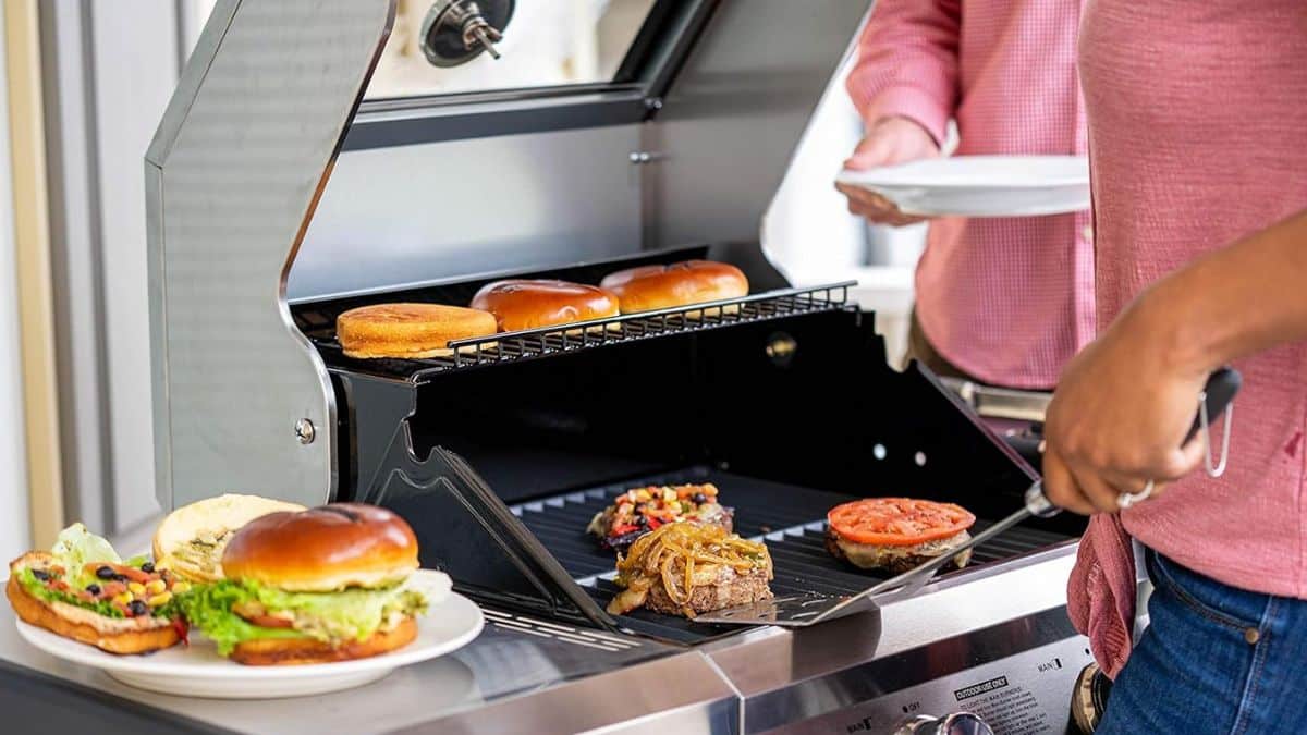Best small gas grill: Monument Grills Mesa